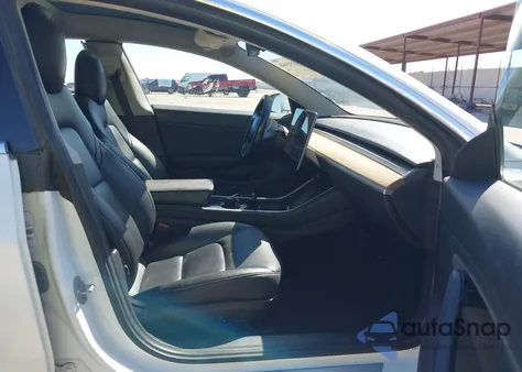 2018 Tesla Model 3 Long Range/Mid Range из США, поврежденный, VIN 5YJ3E1EA8JF162144